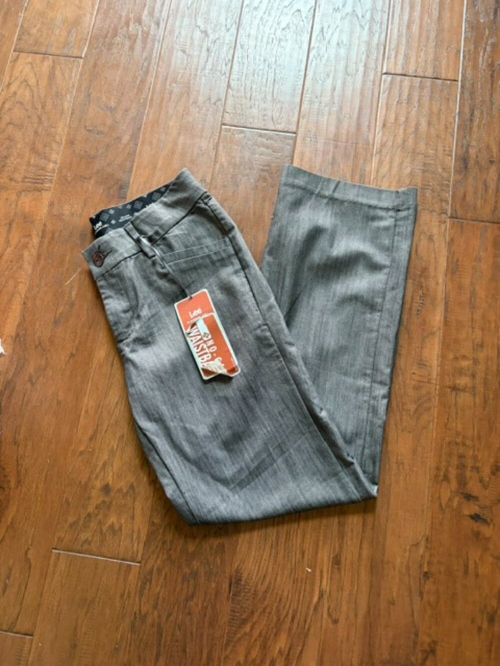 Lee Platinum Pants – Size 4 – Gray – Straight Leg – NEW